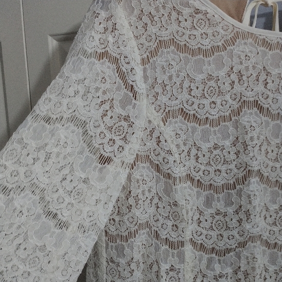 Rose & Olive White Lace Blouse  S - Picture 4 of 11